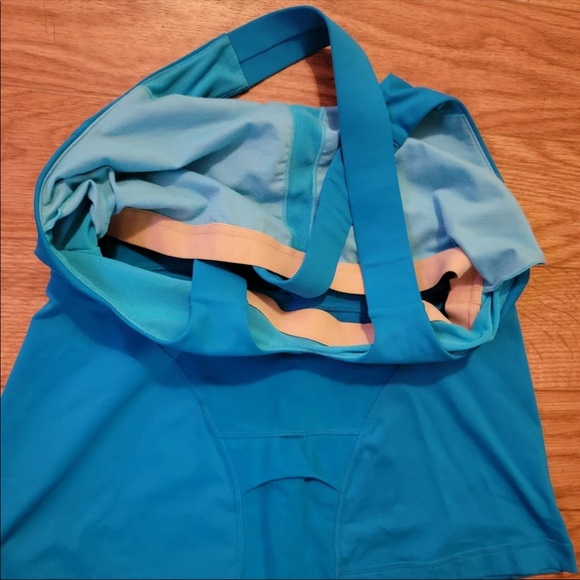 EUC - Lululemon Athletic Criss-Cross Back. Size 8 - Picture 5 of 7